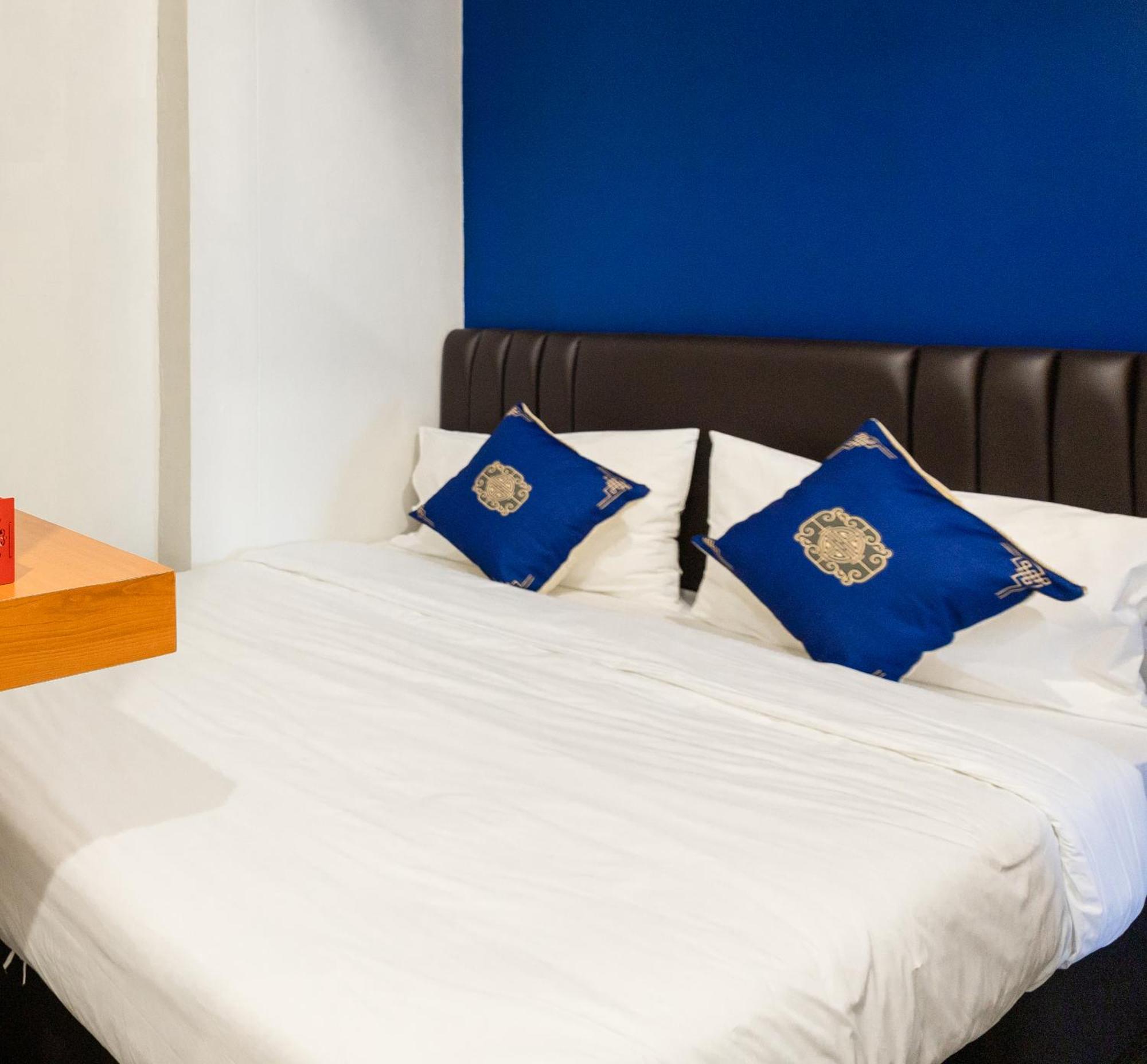 Asrama Marco Polo Poshtel & Bistro *